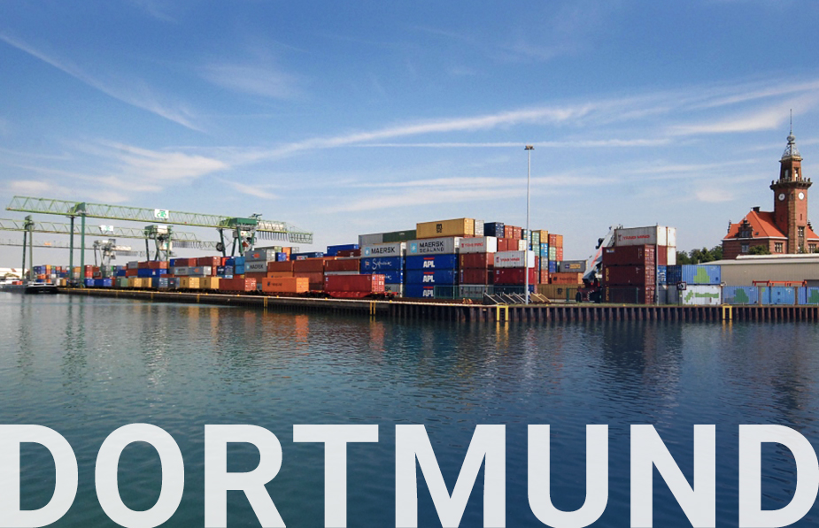 Terminal Dortmund Container-Terminal Dortmund mit Fluss im Vordergrund und weissen Schriftzug "Dortmund"