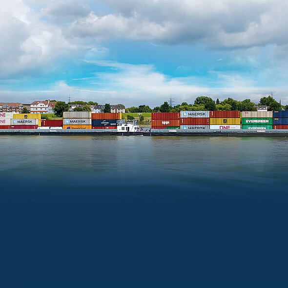 E-Binnenschiff auf dem Rhein
