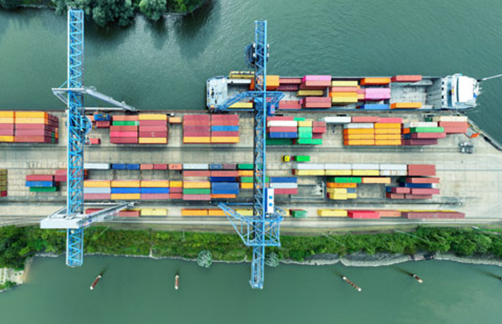 Container-Terminal Emmerich aus der Vogelperspektive