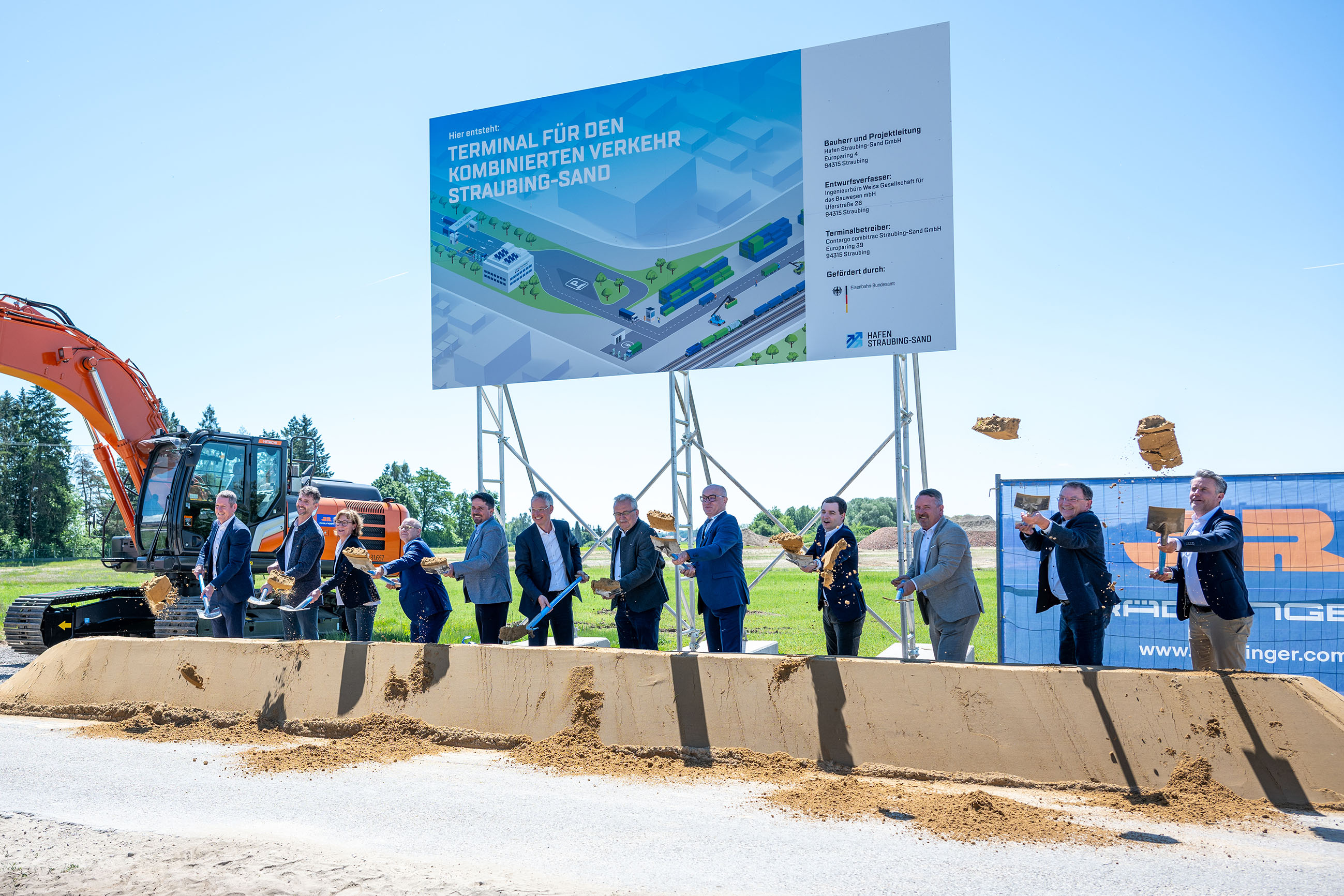 Erster Spatenstich für KV-Terminal im Hafen Straubing-Sand