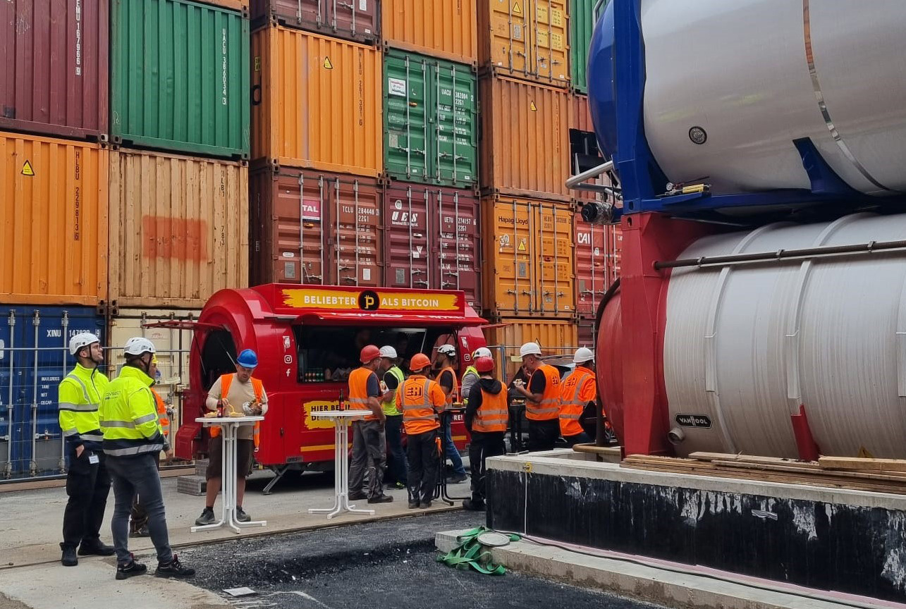 Richtfest für erweiterte Gefahrgutfläche am Contargo-Terminal in Ludwigshafen